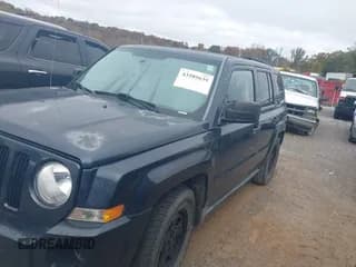 ✅ 2008 Jeep Patriot Sport • VIN: 1J8FT280X8D772794 • Lot: 43594533. Wystawiony na IAAI z przebiegiem 225 908 mil. Bezpłatny archiwum sprzedaży aukcyjnych z USA i szczegółowy raport historii pojazdu na DreamBid. Zdjęcie 2.