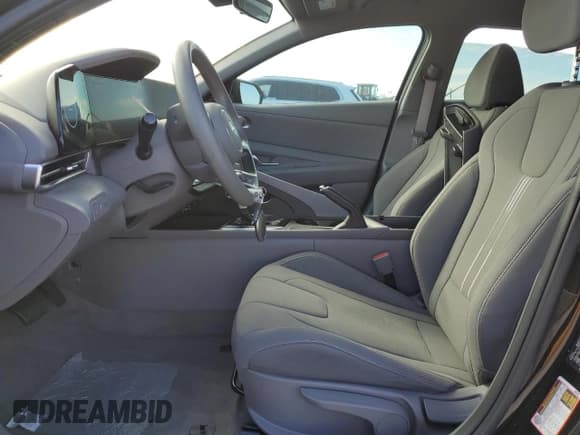 ✅ 2024 Hyundai Elantra SEL • VIN: KMHLM4DG1RU749469 • Lot: 89856835. Listed on Copart with 11,093 mi. Free auction sales archive from the USA and detailed vehicle history report at DreamBid. Image 7.