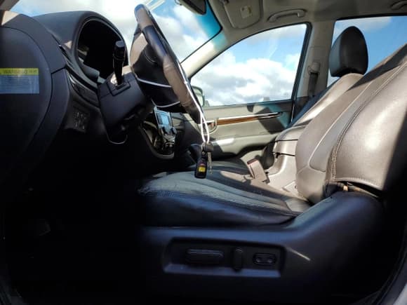 ✅ 2011 Hyundai Santa Fe Limited • VIN: 5XYZKDAG1BG044574 • Lot: 79920694. Listed on Copart with 291,582 mi. Free auction sales archive from the USA and detailed vehicle history report at DreamBid. Image 7.