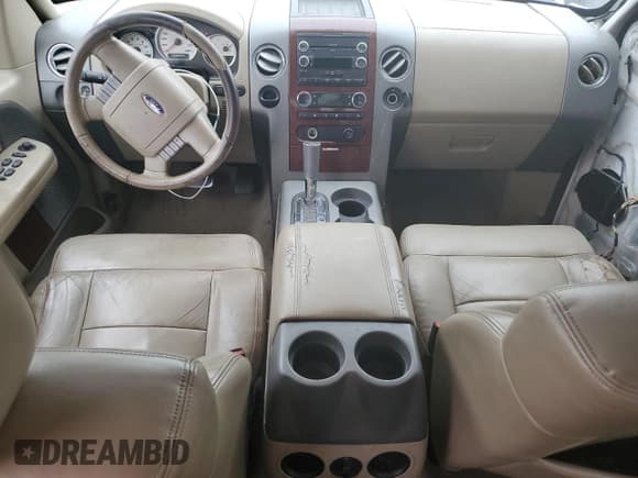 ✅ 2008 Ford F-150 XLT • VIN: 1FTPW12V38KB95829 • Lot: 89523345. Wystawiony na Copart z przebiegiem 185 029 mil. Bezpłatny archiwum sprzedaży aukcyjnych z USA i szczegółowy raport historii pojazdu na DreamBid. Zdjęcie 8.