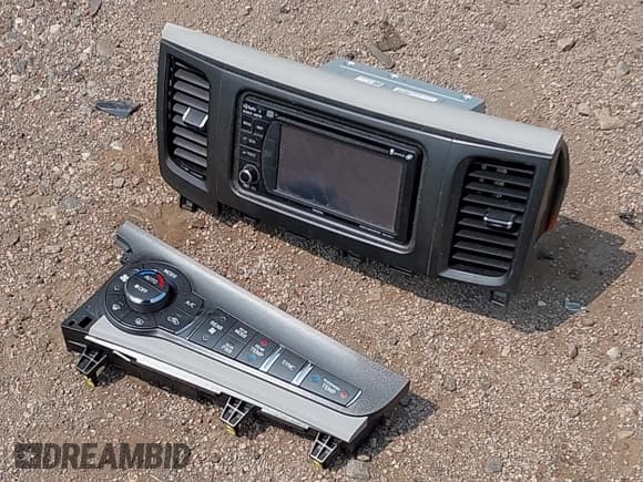 ✅ 2014 Toyota Sienna SE • VIN: 5TDXK3DC8ES440762 • Lot: 42852260. Listed on IAAI with 191,156 mi. Free auction sales archive from the USA and detailed vehicle history report at DreamBid. Image 12.