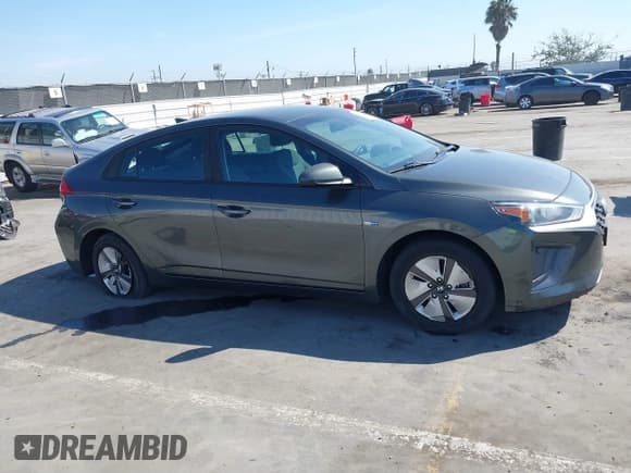 ✅ 2020 Hyundai Ioniq Blue • VIN: KMHC65LC3LU225861 • Lot: 41884701. Wystawiony na IAAI z przebiegiem 133 952 mil. Bezpłatny archiwum sprzedaży aukcyjnych z USA i szczegółowy raport historii pojazdu na DreamBid. Zdjęcie 13.