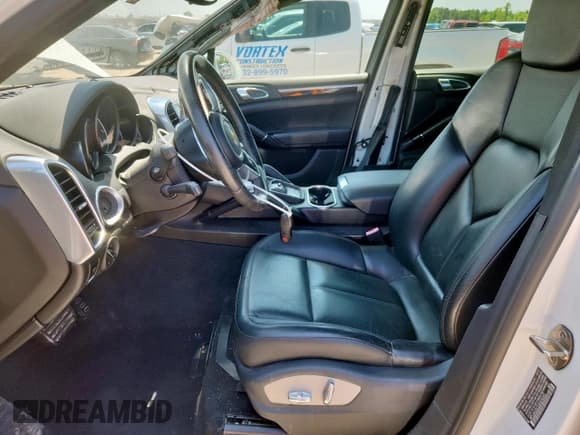 ✅ 2018 Porsche Cayenne • VIN: WP1AA2A23JKA04545 • Лот: 69367025. Опубликован ранее на Copart с пробегом 73 567 миль. Бесплатный доступ к архиву аукционных продаж из США и подробный отчёт об истории автомобиля на DreamBid. Изображение 7.