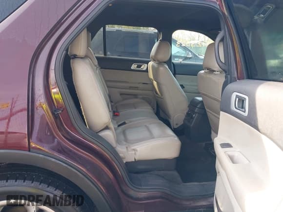 ✅ 2011 Ford Explorer Limited • VIN: 1FMHK8F8XBGA55912 • Lot: 42123323. Wystawiony na IAAI z przebiegiem 232 238 mil. Bezpłatny archiwum sprzedaży aukcyjnych z USA i szczegółowy raport historii pojazdu na DreamBid. Zdjęcie 8.