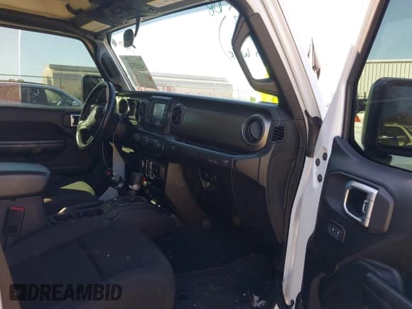 ✅ 2020 Jeep Wrangler Unlimited Sport S • VIN: 1C4HJXDN5LW204468 • Lot: 41855289. Wystawiony na IAAI z przebiegiem 62 610 mil. Bezpłatny archiwum sprzedaży aukcyjnych z USA i szczegółowy raport historii pojazdu na DreamBid. Zdjęcie 5.