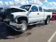 ✅ 2001 Chevrolet Silverado 2500HD LS • VIN: 1GCHK29G11E271582 • Lot: 43714987. Wystawiony na IAAI z przebiegiem 211 836 mil. Bezpłatny archiwum sprzedaży aukcyjnych z USA i szczegółowy raport historii pojazdu na DreamBid. Zdjęcie 18.