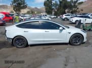 ✅ 2021 Tesla Model 3 Standard Range Plus • VIN: 5YJ3E1EA1MF000778 • Lot: 43229701. Wystawiony na IAAI z przebiegiem 84 054 mil. Bezpłatny archiwum sprzedaży aukcyjnych z USA i szczegółowy raport historii pojazdu na DreamBid. Zdjęcie 13.