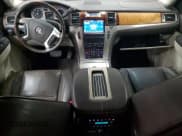 ✅ 2013 Cadillac Escalade Platinum Edition • VIN: 1GYS4DEF1DR261392 • Lot: 84929865. Wystawiony na Copart z przebiegiem 180 620 mil. Bezpłatny archiwum sprzedaży aukcyjnych z USA i szczegółowy raport historii pojazdu na DreamBid. Zdjęcie 8.