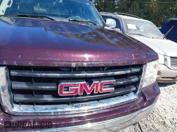 2008 GMC Sierra 1500 Work Truck with VIN 2GTEK133481203680, listed as a IAAI auction lot 43413102 with 241,654 mi miles and . Bid and sale history available at DreamBid. Image 19.