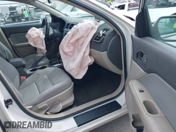 ✅ 2012 Ford Fusion SE • VIN: 3FAHP0HG7CR368279 • Lot: 42288523. Listed on IAAI with 176,808 mi. Free auction sales archive from the USA and detailed vehicle history report at DreamBid. Image 5.