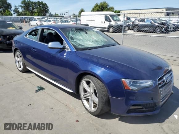 ✅ 2013 Audi S5 Prestige • VIN: WAUVGAFR3DA068187 • Lot: 57087365. Wystawiony na Copart z przebiegiem 109 643 mil. Bezpłatny archiwum sprzedaży aukcyjnych z USA i szczegółowy raport historii pojazdu na DreamBid. Zdjęcie 4.