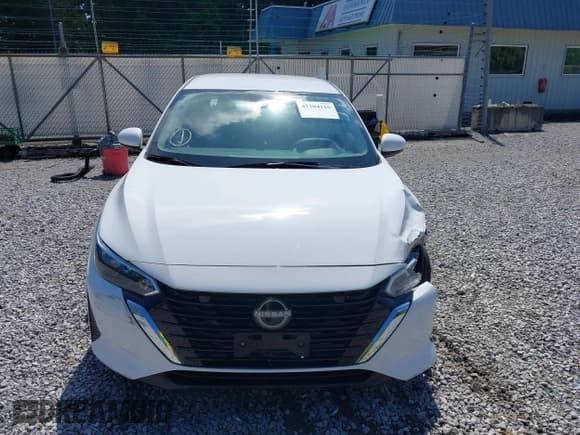 ✅ 2024 Nissan Sentra SV • VIN: 3N1AB8CV9RY236589 • Lot: 42204216. Listed on IAAI with 9,450 mi. Free auction sales archive from the USA and detailed vehicle history report at DreamBid. Image 12.