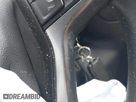 ✅ 2021 Chevrolet Silverado 1500 Custom • VIN: 1GCPYBEK9MZ303079 • Lot: 43456213. Wystawiony na IAAI z przebiegiem 63 003 mil. Bezpłatny archiwum sprzedaży aukcyjnych z USA i szczegółowy raport historii pojazdu na DreamBid. Zdjęcie 11.