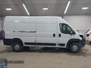 ✅ 2023 Ram ProMaster Cargo • VIN: 3C6LRVDG9PE596435 • Lot: 43563332. Wystawiony na IAAI z przebiegiem 62 844 mil. Bezpłatny archiwum sprzedaży aukcyjnych z USA i szczegółowy raport historii pojazdu na DreamBid. Zdjęcie 13.
