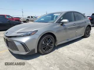 2025 Toyota Camry SE with VIN 4T1DAACK2SU595085, listed as a Copart auction lot 65255435 with 7,048 mi miles and Salvage title. Bid and sale history available at DreamBid. Image 1.