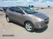 2013 Hyundai Tucson GLS z VIN KM8JU3AC5DU624633, wystawiony jako IAAI lot #42366217 z przebiegiem 108 258 mil mil oraz . Historia ofert i sprzedaży dostępna na DreamBid. Obrazek 1.