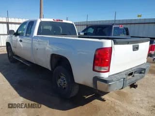 ✅ 2007 GMC Sierra 2500HD SLE1 • VIN: 1GTHC29K27E536570 • Лот: 43622579. Опубликован ранее на IAAI с пробегом 223 609 миль. Бесплатный доступ к архиву аукционных продаж из США и подробный отчёт об истории автомобиля на DreamBid. Изображение 3.