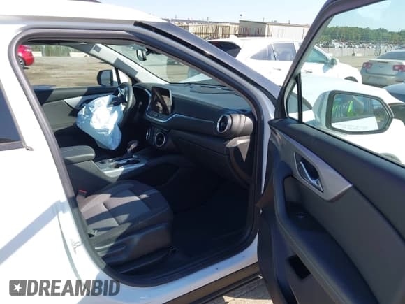 ✅ 2023 Chevrolet Blazer LT • VIN: 3GNKBCR42PS211964 • Lot: 43213143. Listed on IAAI with 36,925 mi. Free auction sales archive from the USA and detailed vehicle history report at DreamBid. Image 5.