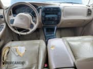 ✅ 2000 Ford Explorer Eddie Bauer • VIN: 1FMZU74E5YZA26011 • Lot: 59954945. Wystawiony na Copart z przebiegiem 283 681 mil. Bezpłatny archiwum sprzedaży aukcyjnych z USA i szczegółowy raport historii pojazdu na DreamBid. Zdjęcie 8.