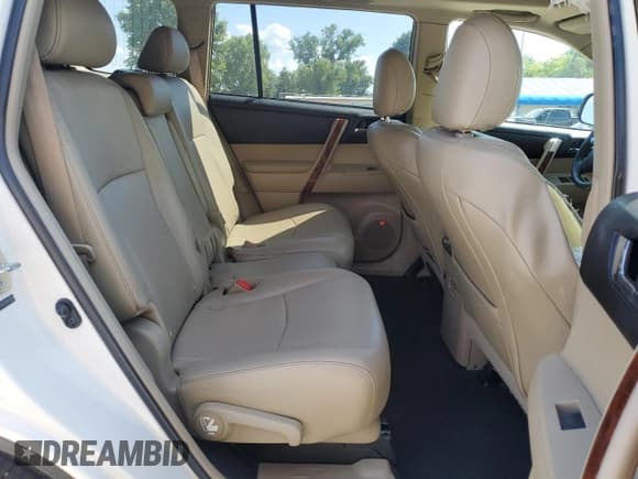 ✅ 2013 Toyota Highlander Limited • VIN: 5TDYK3EHXDS126477 • Лот: 69821945. Опубликован ранее на Copart с пробегом 73 778 миль. Бесплатный доступ к архиву аукционных продаж из США и подробный отчёт об истории автомобиля на DreamBid. Изображение 11.