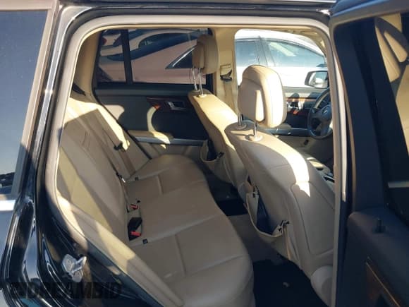 ✅ 2010 Mercedes-Benz GLK 350 • VIN: WDCGG5GB1AF425556 • Lot: 42797816. Listed on IAAI with 189,720 mi. Free auction sales archive from the USA and detailed vehicle history report at DreamBid. Image 8.