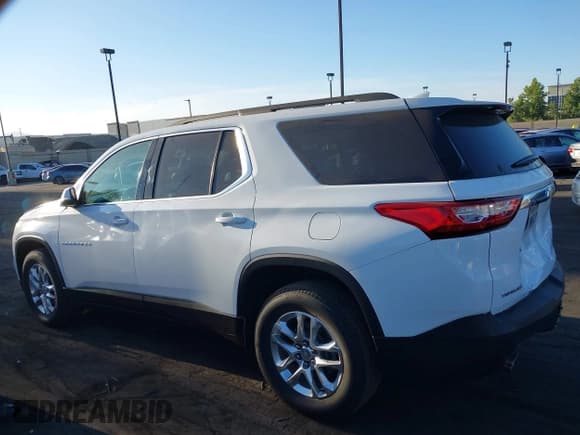 ✅ 2021 Chevrolet Traverse LT Cloth • VIN: 1GNERGKW9MJ194119 • Lot: 43018197. Listed on IAAI with 45,817 mi. Free auction sales archive from the USA and detailed vehicle history report at DreamBid. Image 14.