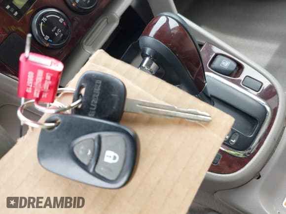 ✅ 2003 Suzuki XL7 Touring • VIN: JS3TX92V234105188 • Lot: 43139033. Wystawiony na IAAI z przebiegiem 106 722 mil. Bezpłatny archiwum sprzedaży aukcyjnych z USA i szczegółowy raport historii pojazdu na DreamBid. Zdjęcie 11.