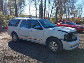 ✅ 2008 Lincoln Navigator • VIN: 5LMFL27538LJ08193 • Lot: 43783026. Wystawiony na IAAI z przebiegiem 229 083 mil. Bezpłatny archiwum sprzedaży aukcyjnych z USA i szczegółowy raport historii pojazdu na DreamBid. Zdjęcie 1.