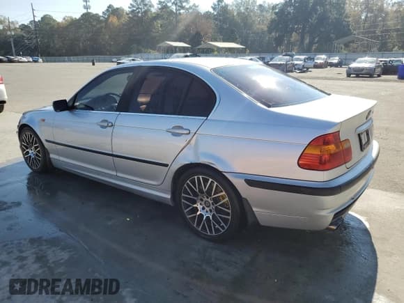 ✅ 2003 BMW 3 Series 330i • VIN: WBAEV53413KM25820 • Lot: 93453465. Wystawiony na Copart z przebiegiem Nie podano. Bezpłatny archiwum sprzedaży aukcyjnych z USA i szczegółowy raport historii pojazdu na DreamBid. Zdjęcie 2.