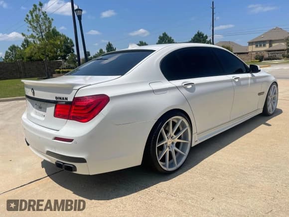 ✅ 2010 BMW 7 Series 750Li • VIN: WBAKB8C58ACY64395 • Лот: 81823294. Опубликован ранее на Copart с пробегом 137 375 миль. Бесплатный доступ к архиву аукционных продаж из США и подробный отчёт об истории автомобиля на DreamBid. Изображение 4.