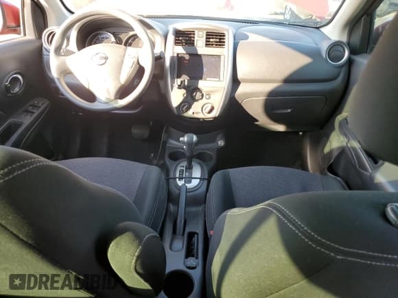 ✅ 2019 Nissan Versa S Plus • VIN: 3N1CN7AP1KL847461 • Lot: 93652085. Wystawiony na Copart z przebiegiem 77 186 mil. Bezpłatny archiwum sprzedaży aukcyjnych z USA i szczegółowy raport historii pojazdu na DreamBid. Zdjęcie 8.