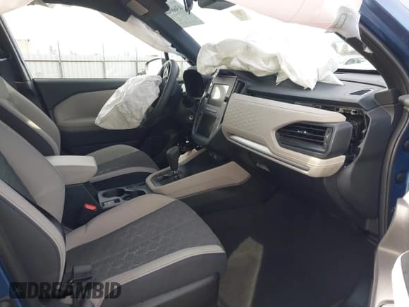 ✅ 2025 Subaru Forester • VIN: JF2SLDAC7SH572754 • Lot: 43669287. Listed on IAAI with 5,869 mi. Free auction sales archive from the USA and detailed vehicle history report at DreamBid. Image 5.