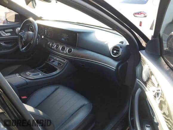 ✅ 2021 Mercedes-Benz E 350 • VIN: W1KZF8DB5MA946584 • Lot: 43550684. Listed on IAAI with 66,048 mi. Free auction sales archive from the USA and detailed vehicle history report at DreamBid. Image 5.