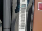 ✅ 2006 Bentley Flying Spur • VIN: SCBBR53W96C036601 • Lot: 70769015. Wystawiony na Copart z przebiegiem 63 048 mil. Bezpłatny archiwum sprzedaży aukcyjnych z USA i szczegółowy raport historii pojazdu na DreamBid. Zdjęcie 13.