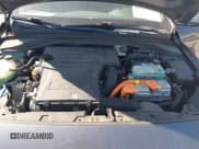 ✅ 2018 Hyundai Ioniq Blue • VIN: KMHC65LC8JU062766 • Lot: 41478341. Wystawiony na IAAI z przebiegiem 73 944 mil. Bezpłatny archiwum sprzedaży aukcyjnych z USA i szczegółowy raport historii pojazdu na DreamBid. Zdjęcie 10.