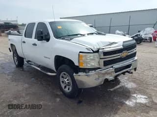 ✅ 2011 Chevrolet Silverado 2500HD Work Truck • VIN: 1GC1KVCG3BF255648 • Lot: 42442650. Wystawiony na IAAI z przebiegiem 190 296 mil. Bezpłatny archiwum sprzedaży aukcyjnych z USA i szczegółowy raport historii pojazdu na DreamBid. Zdjęcie 1.