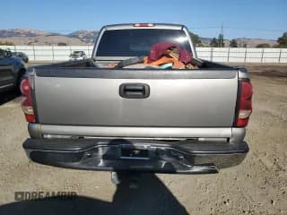 ✅ 2007 GMC Sierra 1500HD Classic SLE1 • VIN: 1GTGC13U07F102660 • Lot: 74766114. Wystawiony na Copart z przebiegiem Nie podano. Bezpłatny archiwum sprzedaży aukcyjnych z USA i szczegółowy raport historii pojazdu na DreamBid. Zdjęcie 6.