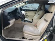 ✅ 2013 Toyota Camry XLE • VIN: 4T1BD1FK4DU095068 • Lot: 70784555. Wystawiony na Copart z przebiegiem Nie podano. Bezpłatny archiwum sprzedaży aukcyjnych z USA i szczegółowy raport historii pojazdu na DreamBid. Zdjęcie 7.