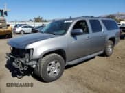 ✅ 2008 Chevrolet Suburban LTZ • VIN: 3GNFC16J18G172933 • Lot: 76124934. Wystawiony na Copart z przebiegiem 156 089 mil. Bezpłatny archiwum sprzedaży aukcyjnych z USA i szczegółowy raport historii pojazdu na DreamBid. Zdjęcie 1.