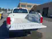 2008 Dodge Dakota ST z VIN 1D7HE22K58S517654, wystawiony jako IAAI lot #42911374 z przebiegiem 72 642 mil mil oraz . Historia ofert i sprzedaży dostępna na DreamBid. Obrazek 17.