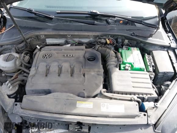 ✅ 2015 Volkswagen Golf SE • VIN: 3VWCA7AUXFM507334 • Lot: 41680567. Listed on IAAI with 152,211 mi. Free auction sales archive from the USA and detailed vehicle history report at DreamBid. Image 10.