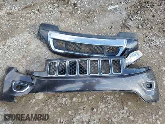 ✅ 2015 Jeep Grand Cherokee Overland • VIN: 1C4RJFCM4FC852509 • Lot: 84470024. Listed on Copart with 139,378 mi. Free auction sales archive from the USA and detailed vehicle history report at DreamBid. Image 13.