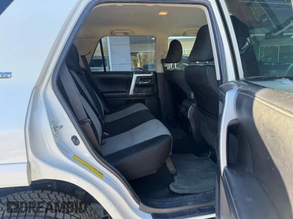 ✅ 2016 Toyota 4Runner Limited • VIN: JTEBU5JR3G5305556 • Лот: 93897325. Опубликован ранее на Copart с пробегом 155 013 миль. Бесплатный доступ к архиву аукционных продаж из США и подробный отчёт об истории автомобиля на DreamBid. Изображение 6.