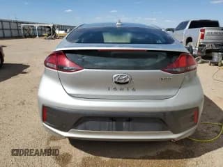✅ 2021 Hyundai Ioniq SE • VIN: KMHC75LC6MU255192 • Lot: 69866494. Wystawiony na Copart z przebiegiem 120 723 mil. Bezpłatny archiwum sprzedaży aukcyjnych z USA i szczegółowy raport historii pojazdu na DreamBid. Zdjęcie 6.