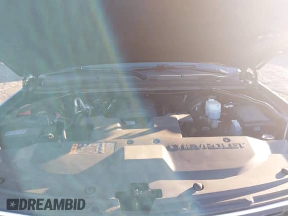 2018 Chevrolet Tahoe LT z VIN 1GNSKBKC7JR377564, wystawiony jako IAAI lot #43575752 z przebiegiem 153 789 mil mil oraz . Historia ofert i sprzedaży dostępna na DreamBid. Obrazek 10.