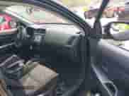 2019 Mitsubishi Outlander ES z VIN JA4AP3AU6KU028183, wystawiony jako IAAI lot #42963351 z przebiegiem 33 604 mil mil oraz . Historia ofert i sprzedaży dostępna na DreamBid. Obrazek 5.