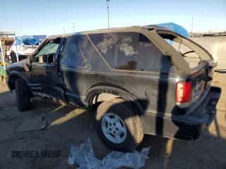 ✅ 2000 Chevrolet Blazer LS • VIN: 1GNCT18W7YK143649 • Lot: 87656195. Wystawiony na Copart z przebiegiem Nie podano. Bezpłatny archiwum sprzedaży aukcyjnych z USA i szczegółowy raport historii pojazdu na DreamBid. Zdjęcie 2.