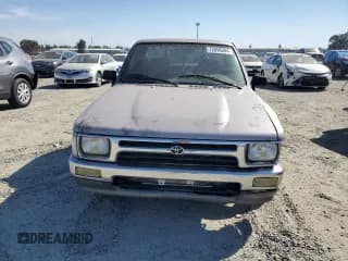 ✅ 1993 Toyota Pickup • VIN: 4TARN81A3PZ148630 • Lot: 72056594. Listed on Copart with 317,084 mi. Free auction sales archive from the USA and detailed vehicle history report at DreamBid. Image 5.