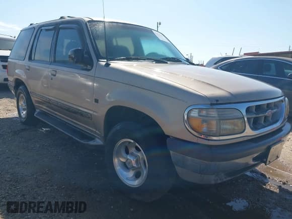 ✅ 1997 Ford Explorer XLT • VIN: 1FMDU32P3VZA18590 • Lot: 42694445. Listed on IAAI with 137,939 mi. Free auction sales archive from the USA and detailed vehicle history report at DreamBid. Image 1.
