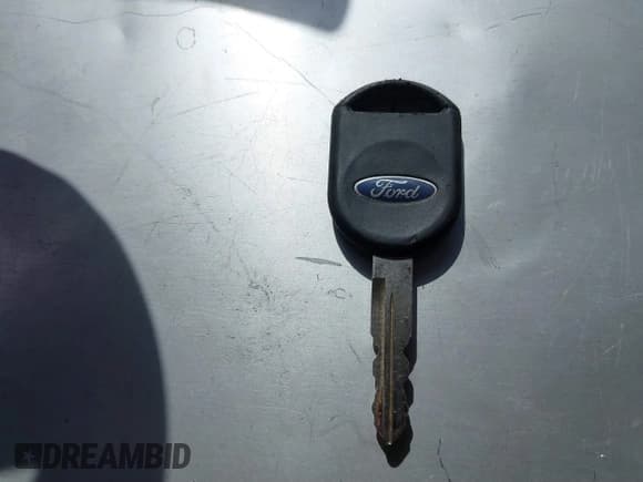 ✅ 2002 Ford Explorer • VIN: 1FMZU75E42ZA65422 • Lot: 41691552. Wystawiony na IAAI z przebiegiem 220 713 mil. Bezpłatny archiwum sprzedaży aukcyjnych z USA i szczegółowy raport historii pojazdu na DreamBid. Zdjęcie 11.